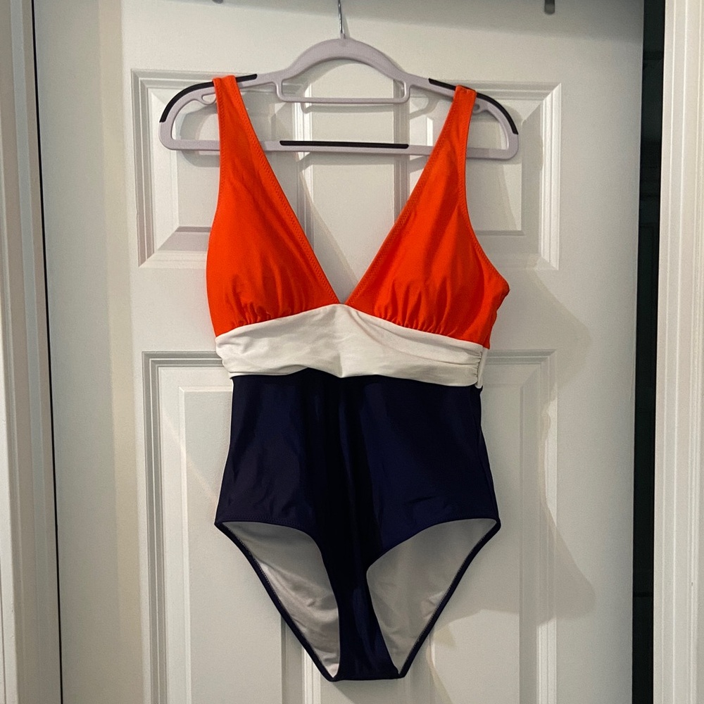 🧡 Women’s Cupshe one piece bathing suit